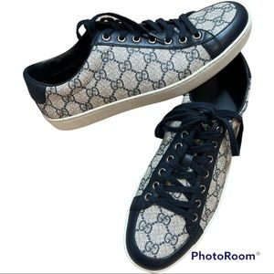 Gucci Men's GG Supreme Canvas Low-Top Sneakers in Beige/Black